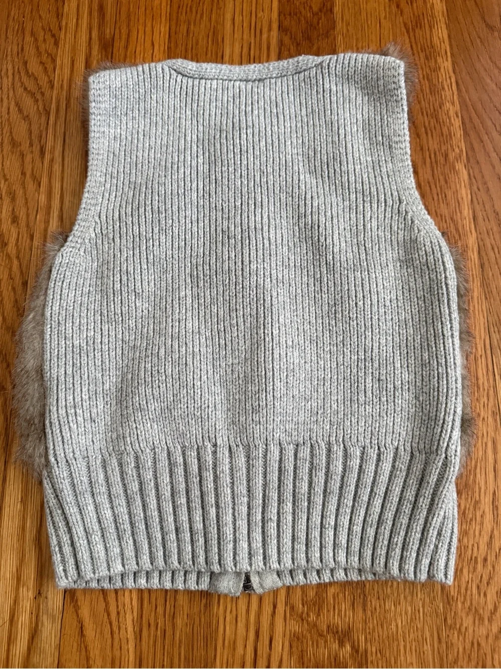 GAP faux fur gray knit kids sweater vest 4